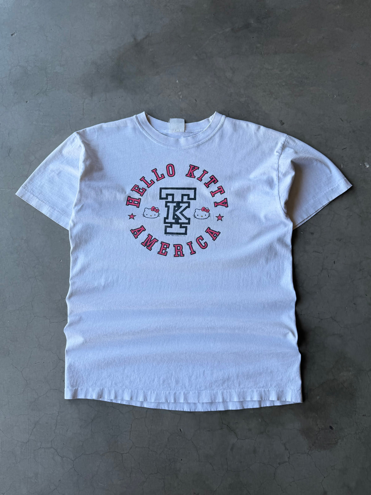 1990s Sanrio Hello Kitty Tee(L)