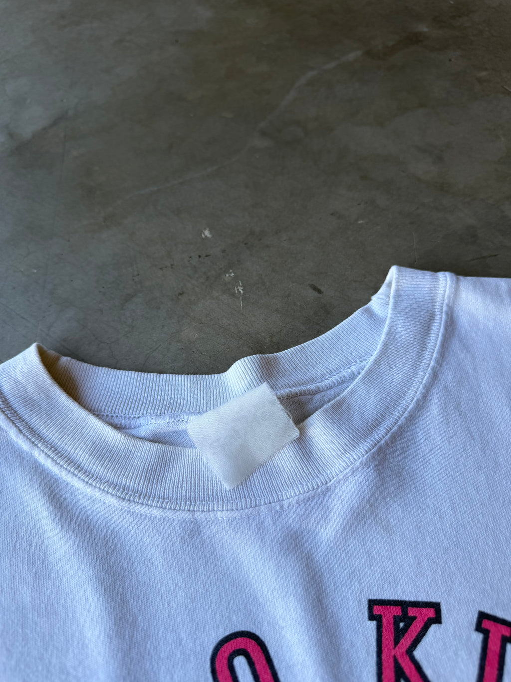 1990s Sanrio Hello Kitty Tee(L)