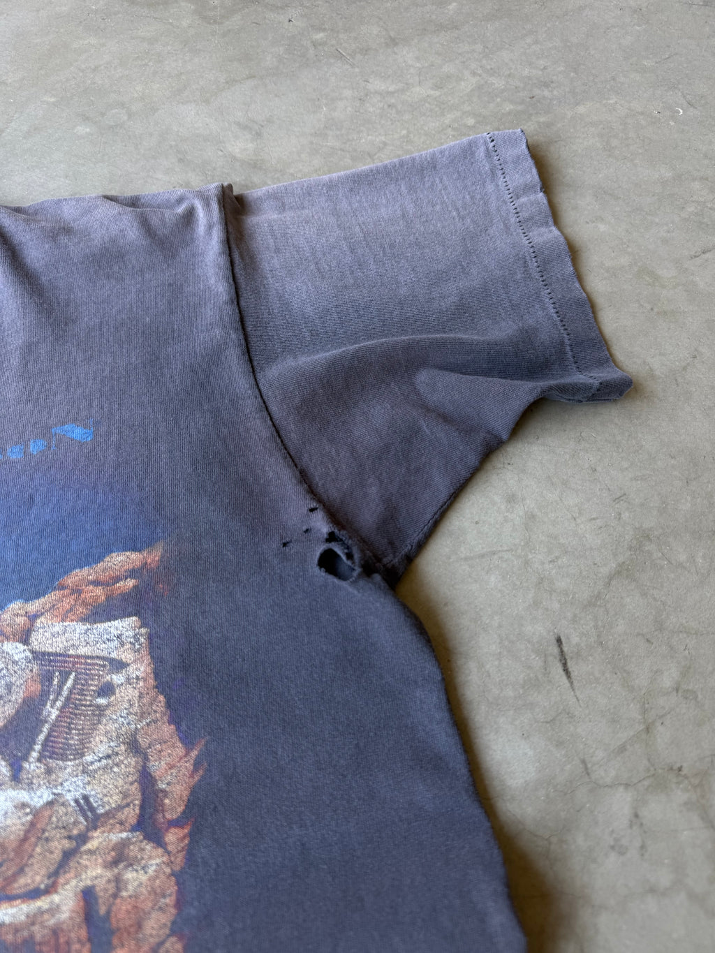 1990s Extremely Faded & Distressed Harley Davidson Monumental Tee(L)
