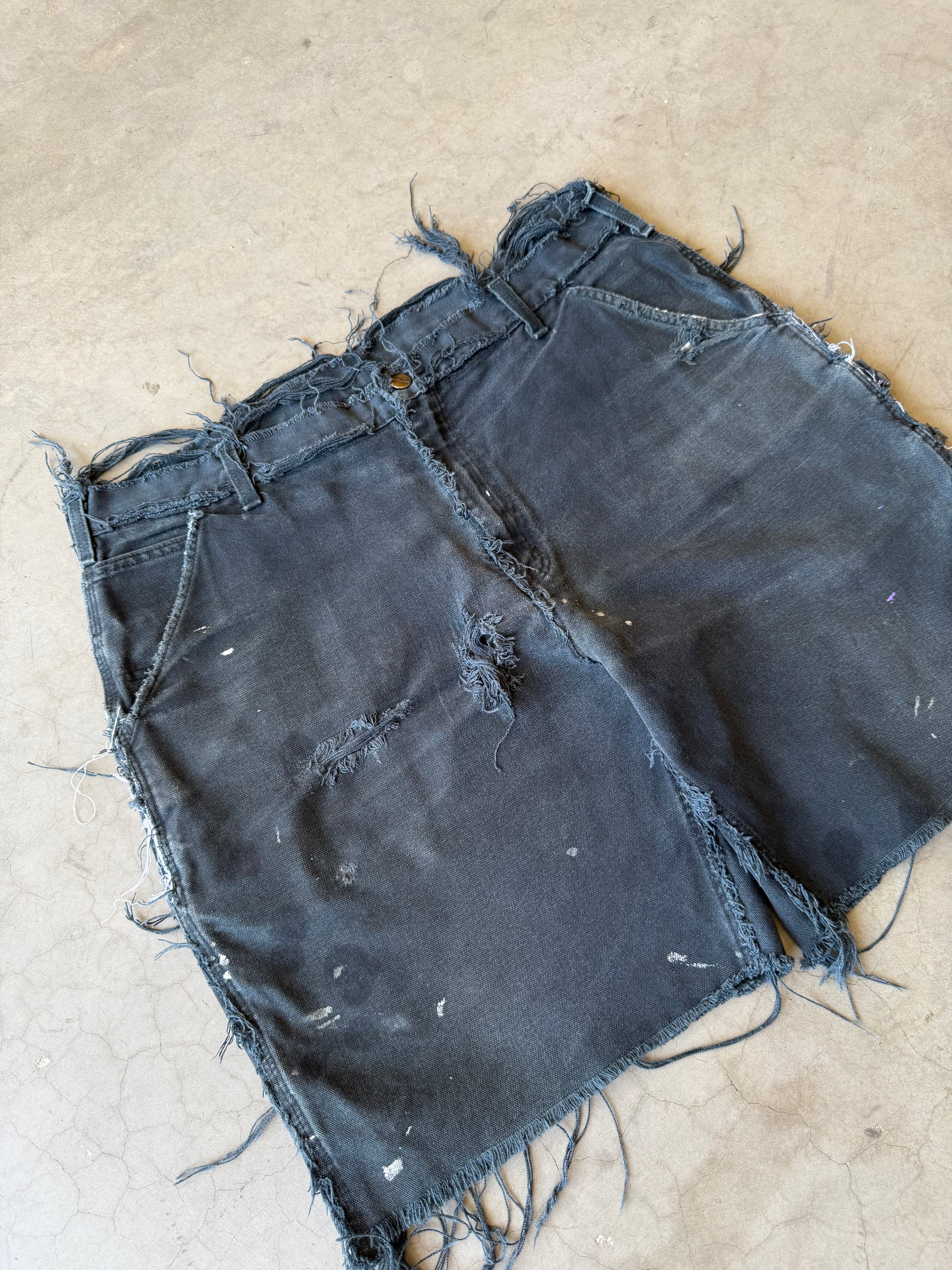 Extremely Distressed Carhartt Shorts(38)