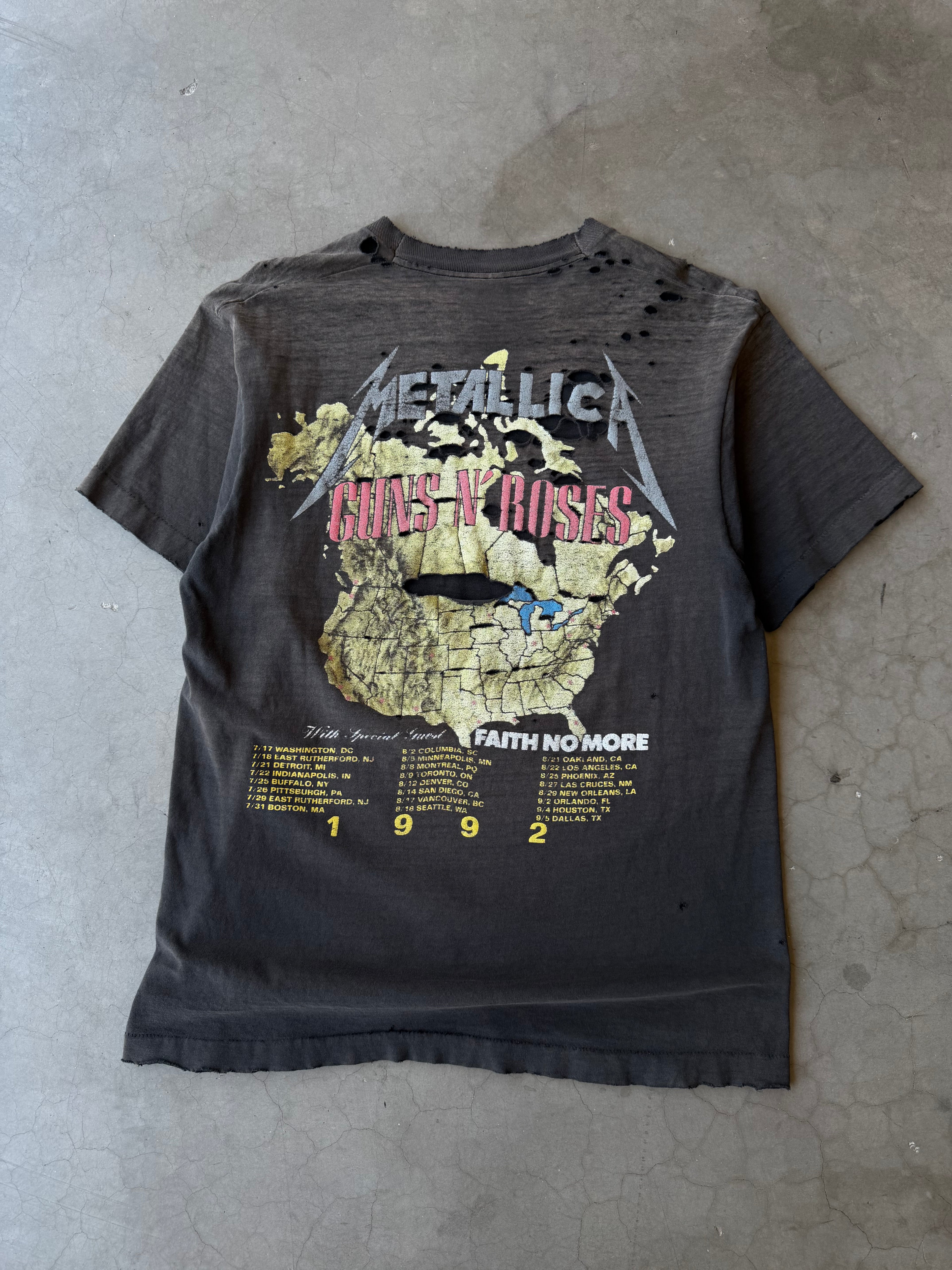 1990s Extremely Faded & Distressed Metallica Guns N’ Roses Tee(L)
