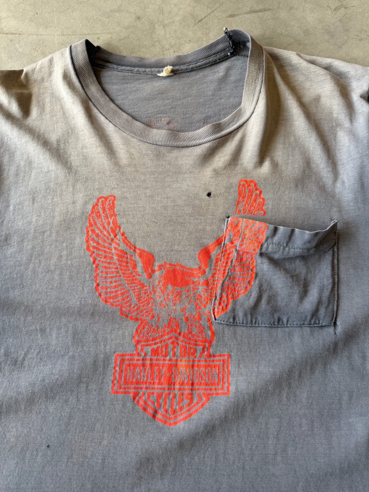 1980s Extremely Faded Harley Davidson Eagle Pocket Tee(L)