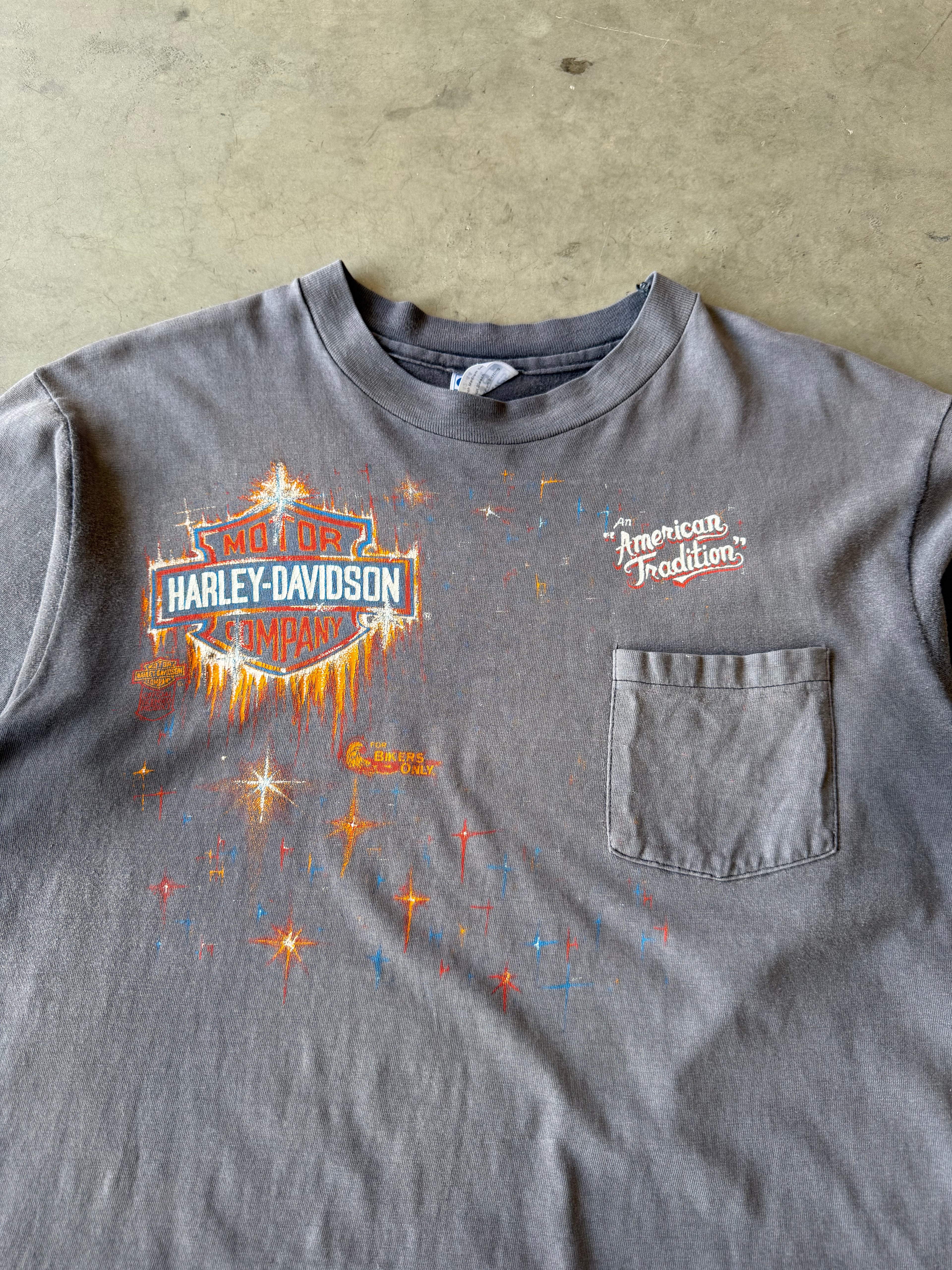 1980s Extremely Faded Harley Davidson Shield Pocket Tee(L)