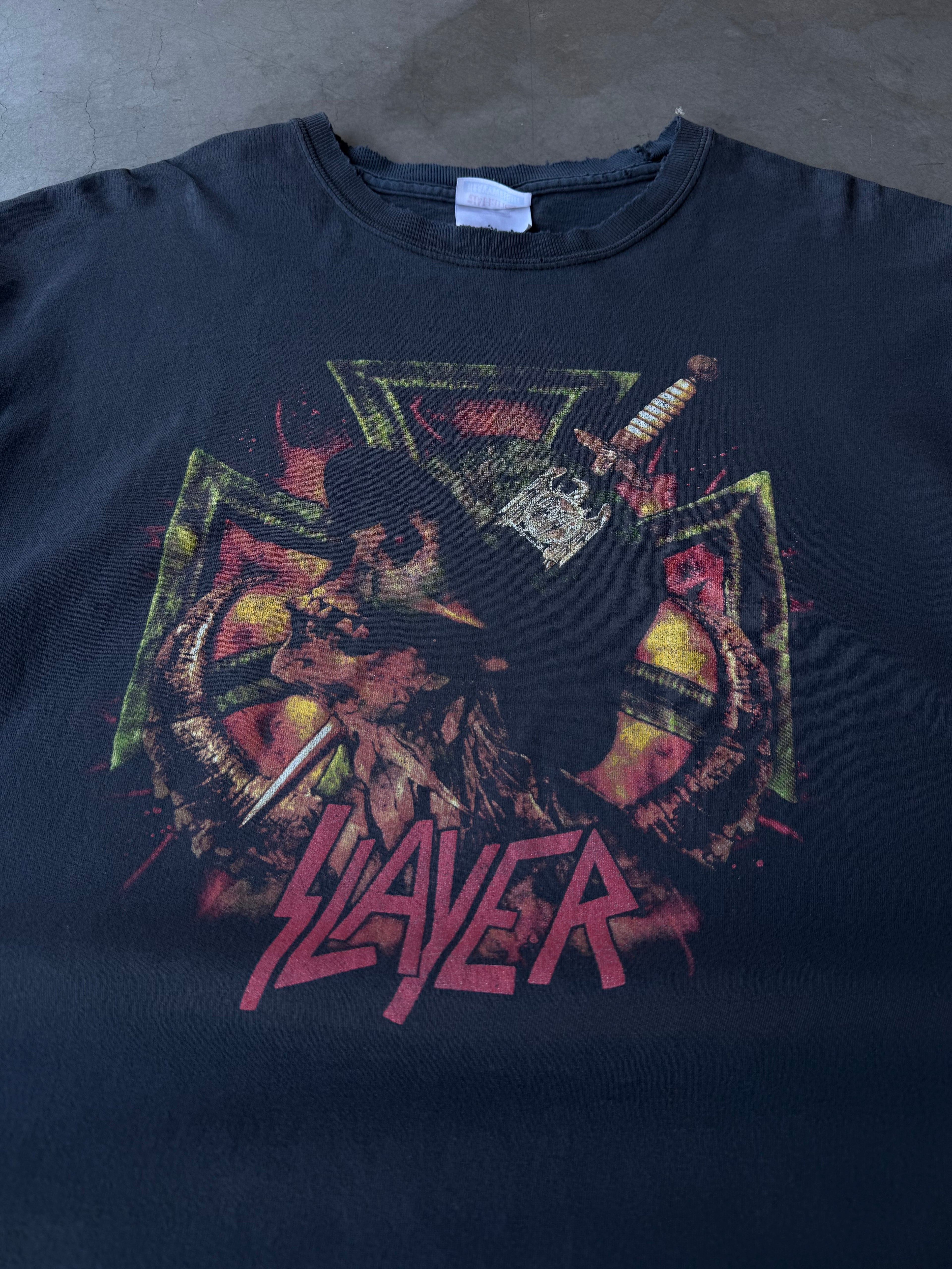 Early 2000s Distressed Slayer Unholy Alliance Tee(XL)