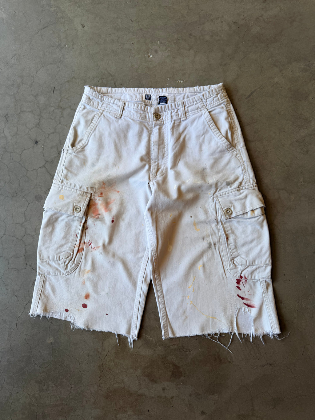 Painted White Baggy GAP Capri Cargo Shorts(31)