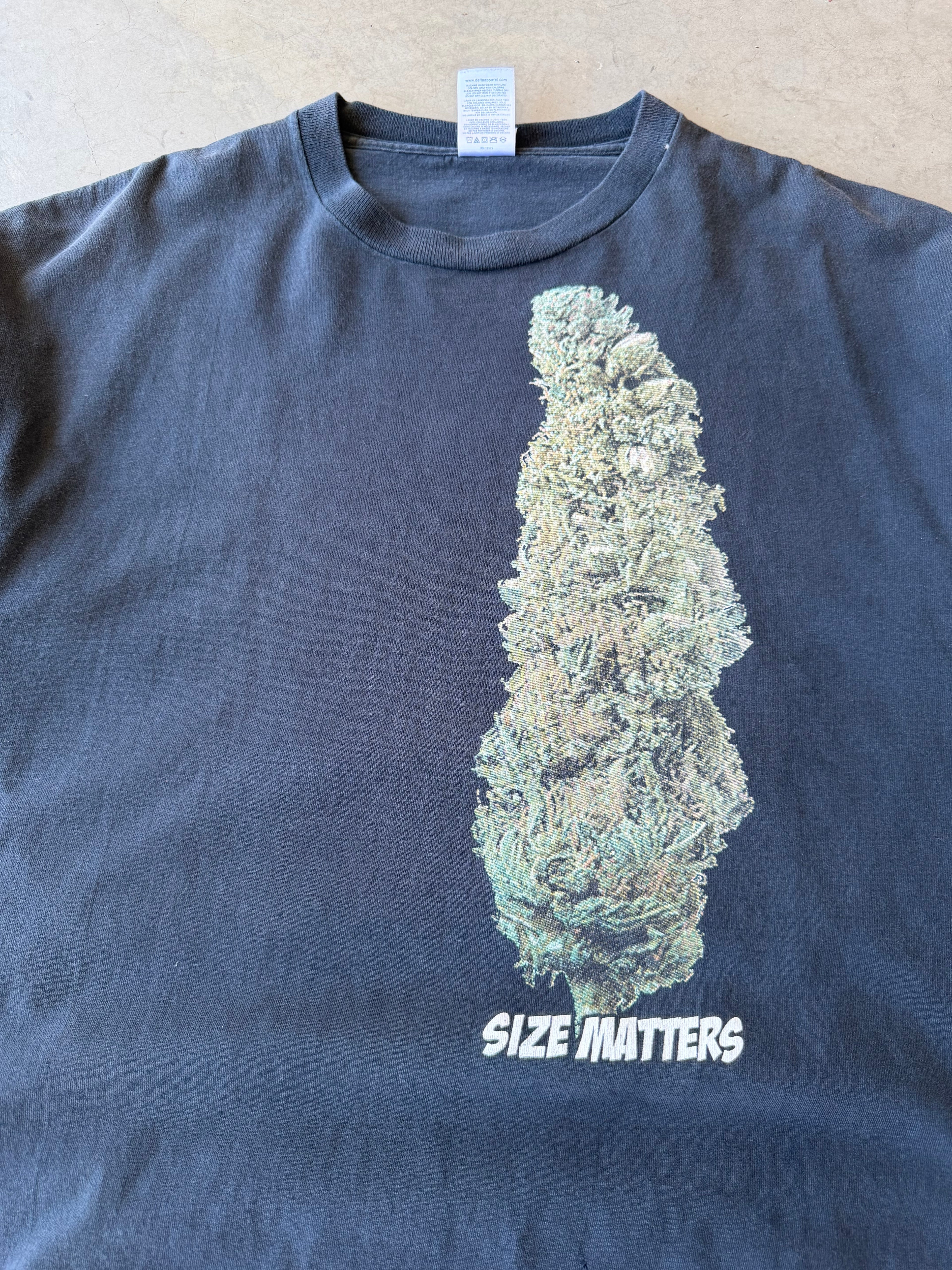 Early 2000s Size Matters Weed Tee(XL)