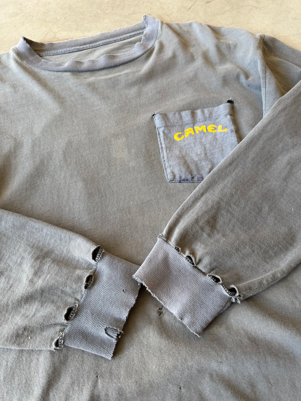 1990s Faded & Distressed Camel Cigarettes Long Sleeve Tee(L)