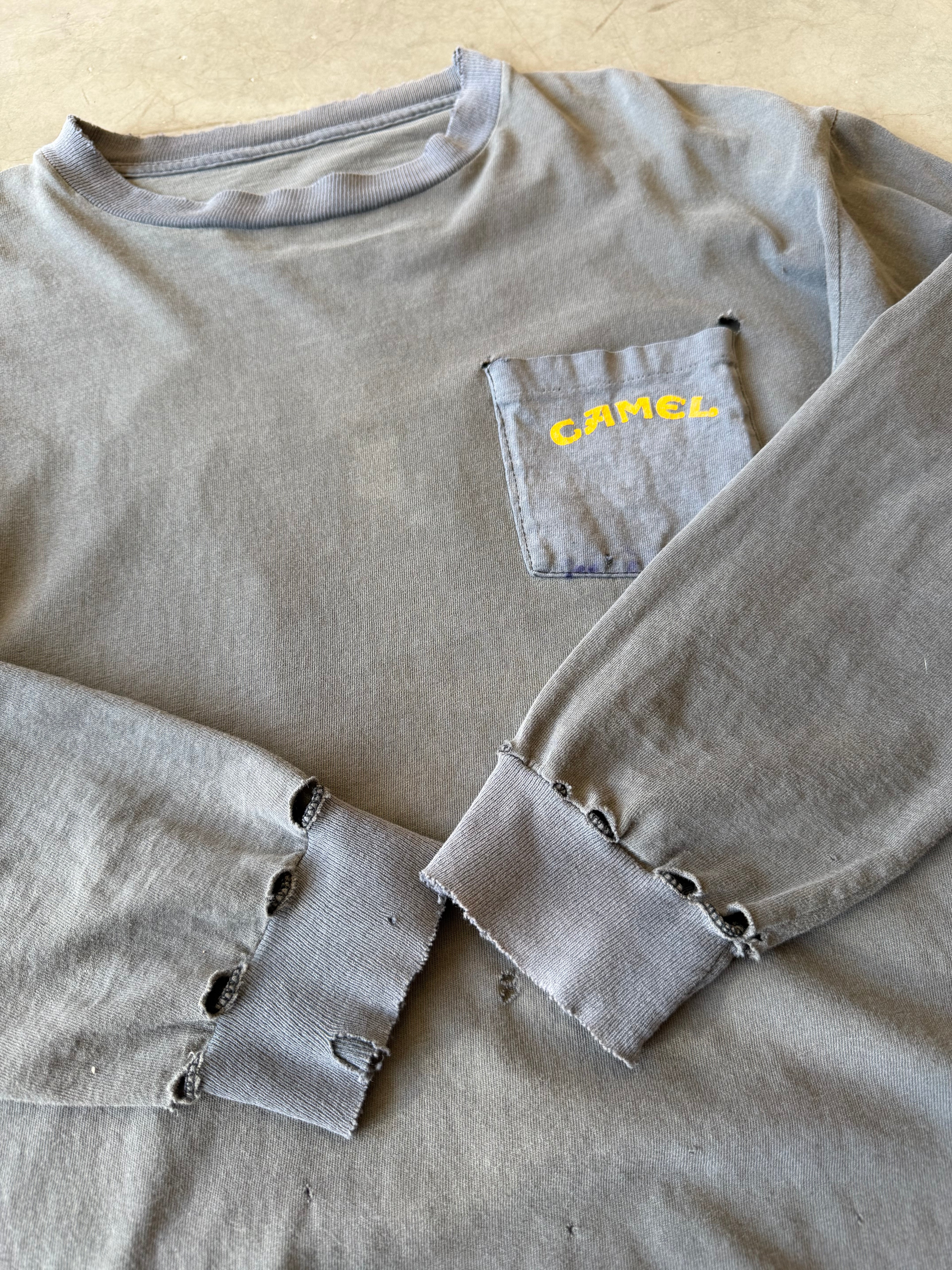1990s Faded & Distressed Camel Cigarettes Long Sleeve Tee(L)