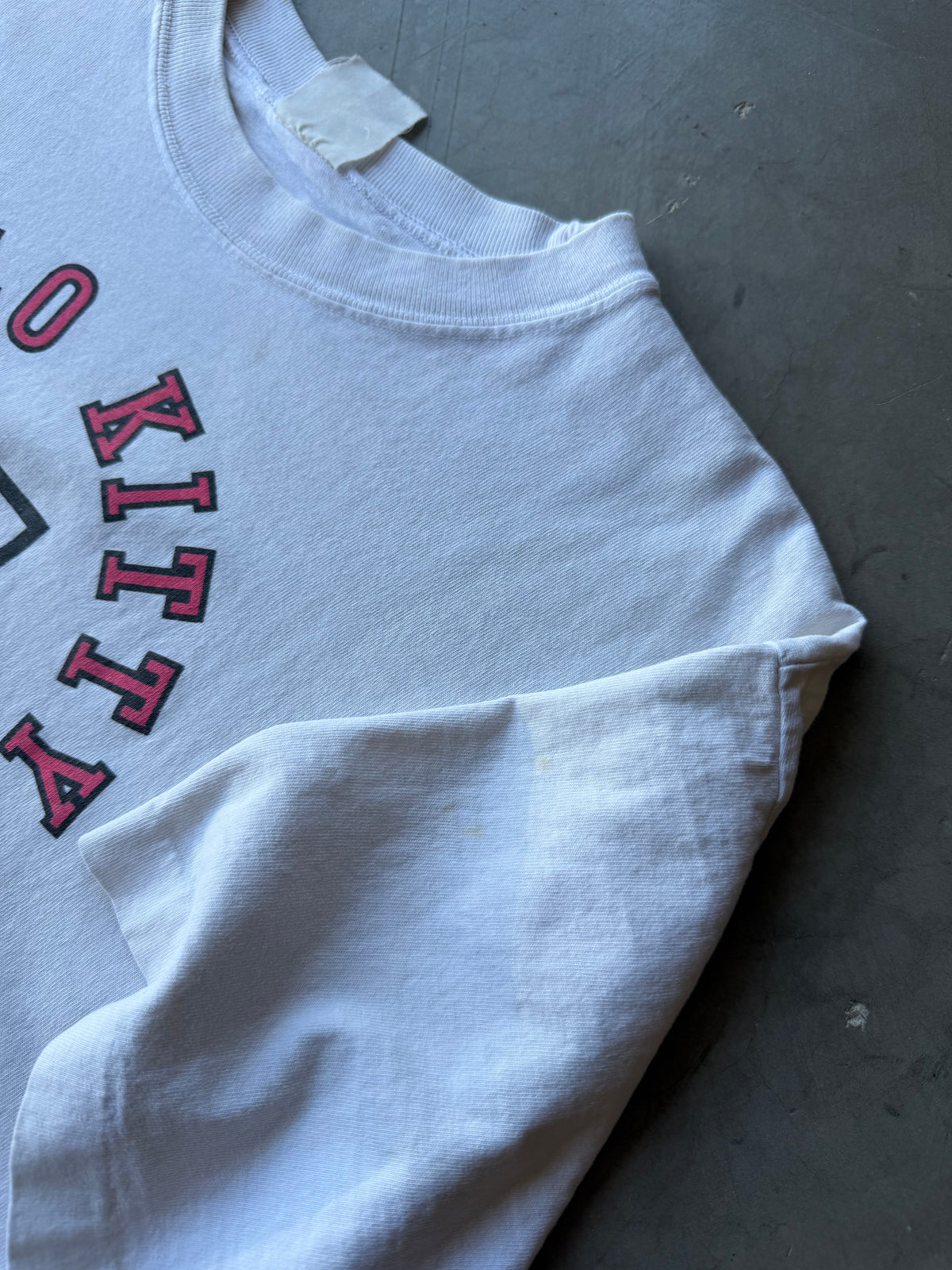 1990s Sanrio Hello Kitty Tee(L)