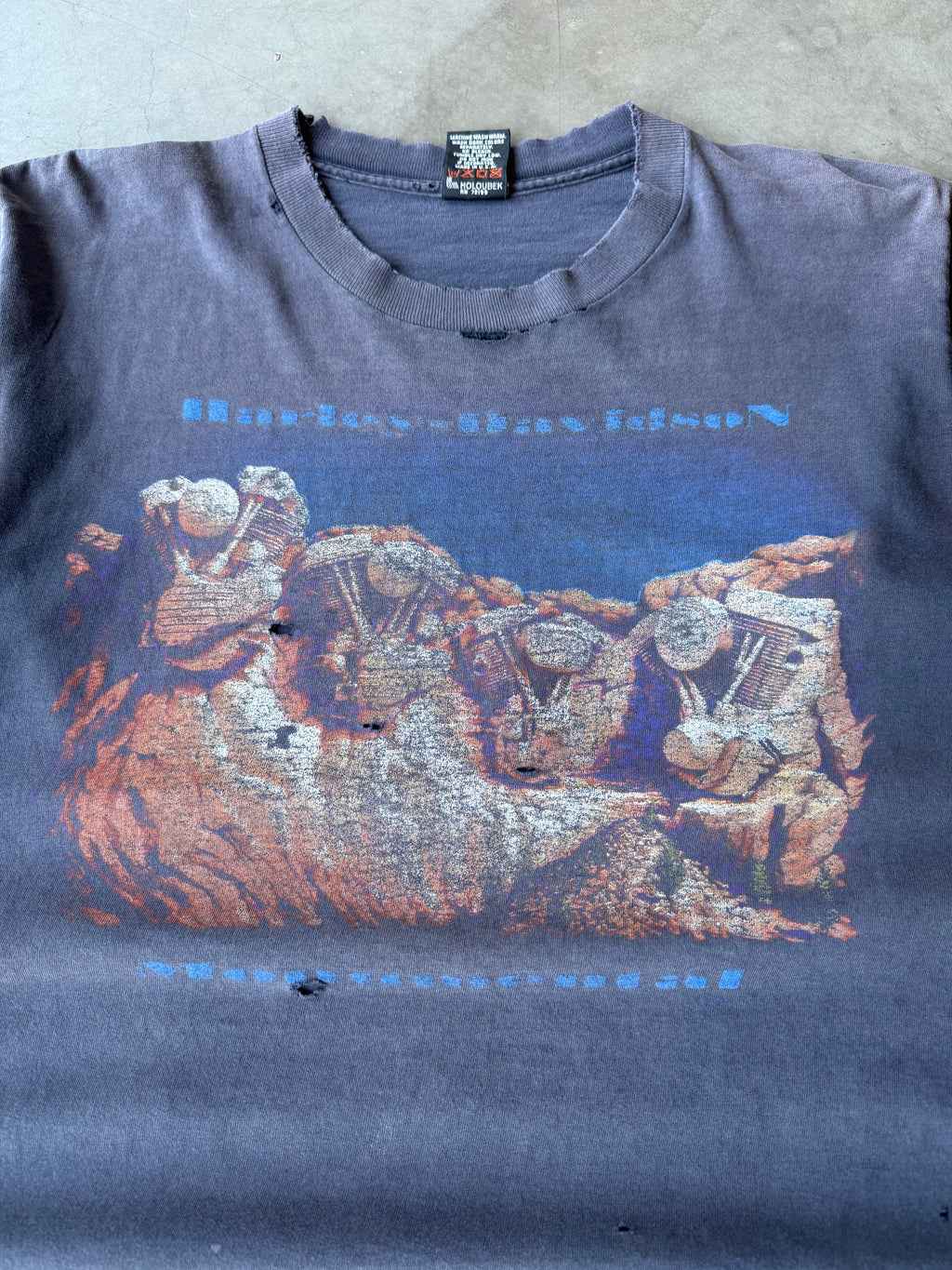 1990s Extremely Faded & Distressed Harley Davidson Monumental Tee(L)