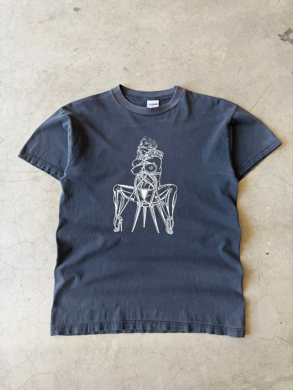 Early 2000s Tied Up Girl Tee(M)