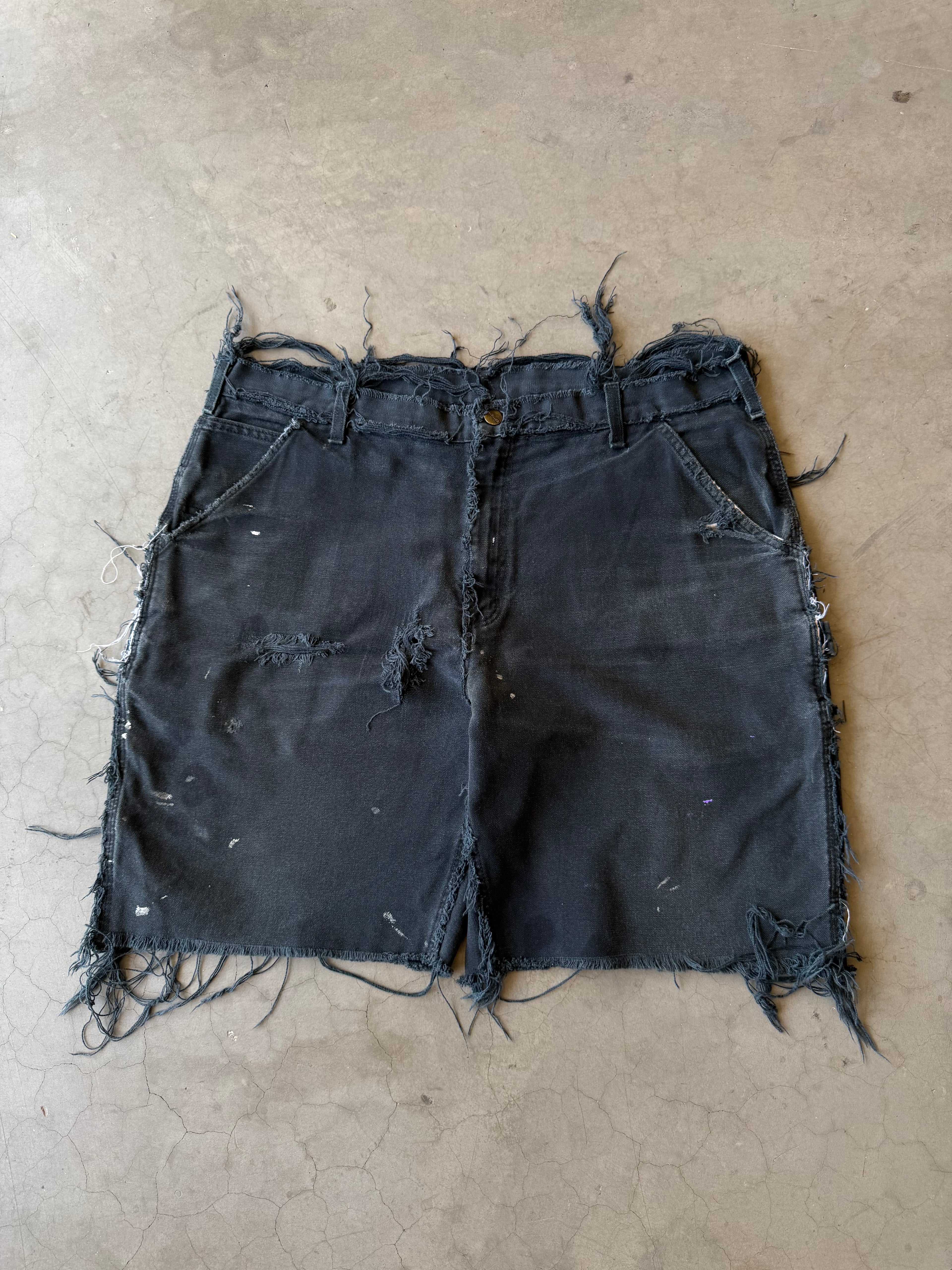 Extremely Distressed Carhartt Shorts(38)