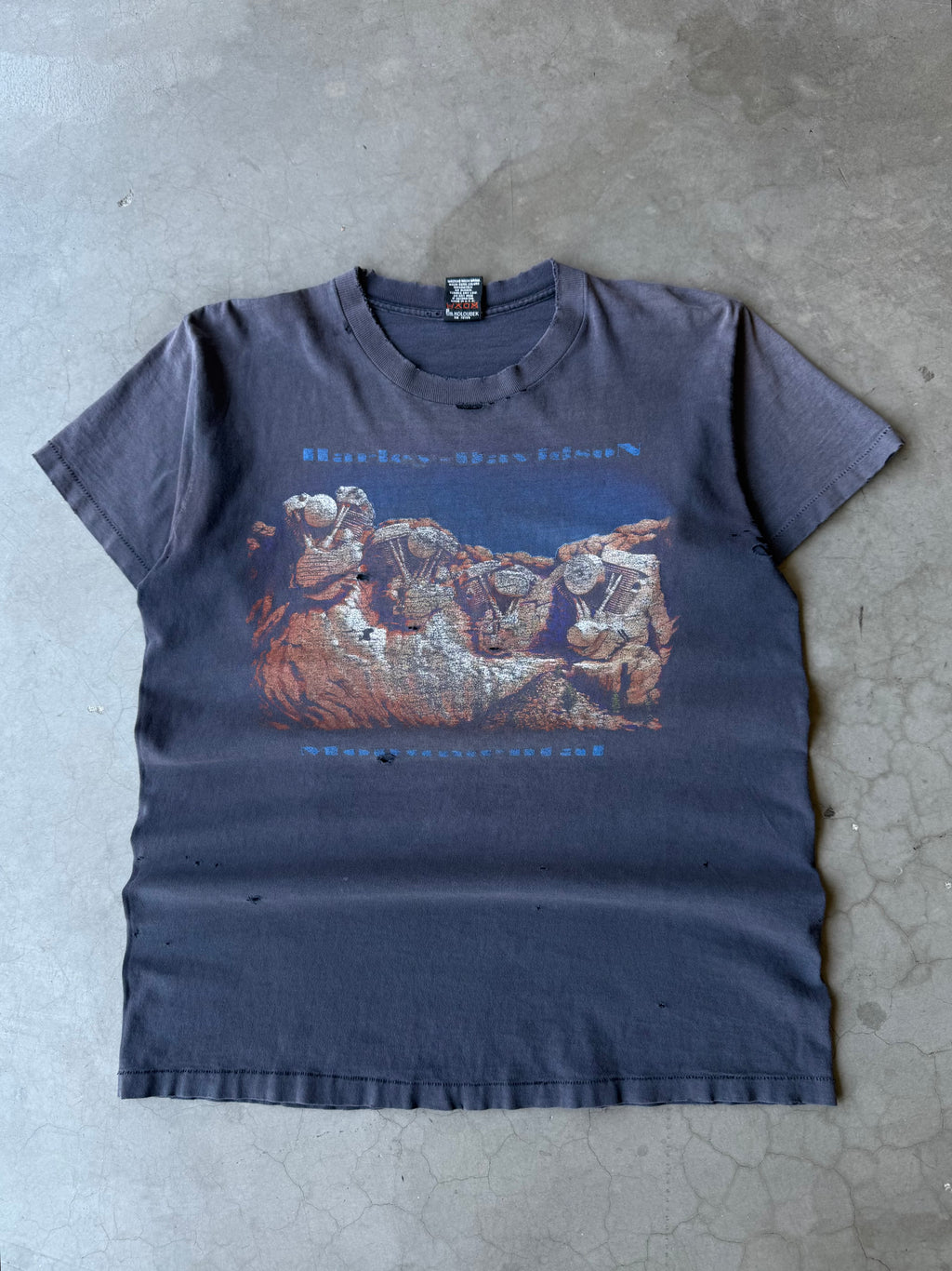 1990s Extremely Faded & Distressed Harley Davidson Monumental Tee(L)