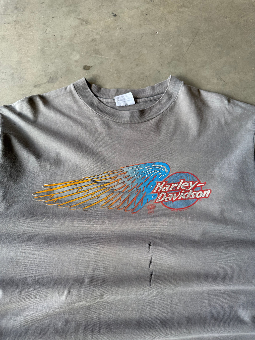 1980s Extremely Faded Harley Davidson The Legend Takes Wing Tee(XL)