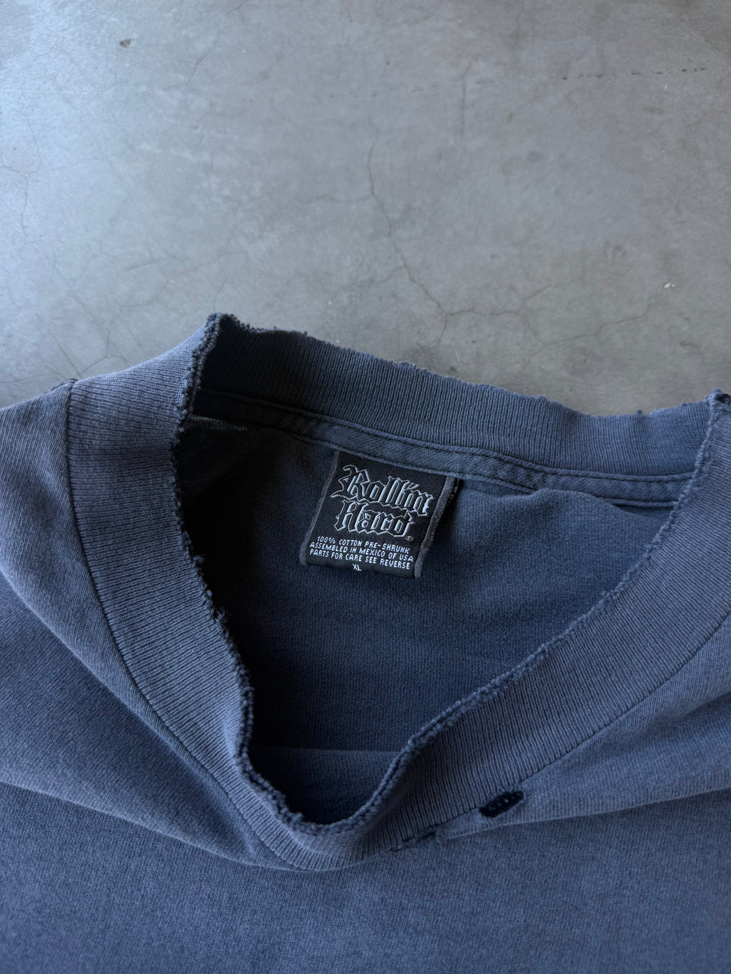 Early 2000s Faded & Distressed Rolling Hard Tank Tee(XL)